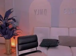 Live Sex with ValeriaRoldan - Amateur