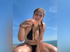 Live Sex Cam with Allisonfoxxx - Amateur
