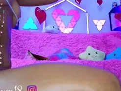 Live Porn with LittleVixen18 - Amateur