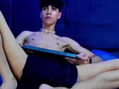 Porn chat with Neoraptis from amateur on pornchatting.com