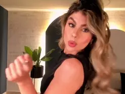 Adult Webcam with MiaSilvaX - Amateur