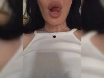 Watch Live Sex Cams with Mikki88K - Bongacams