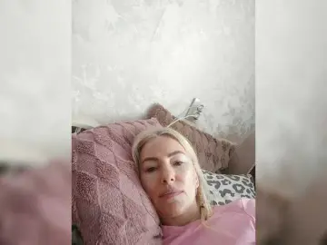 Watch Live Sex Cams with White00Pearl - Bongacams