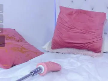 Private Sex Chat with kittybluuee - Bongacams