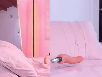 Watch Live Sex Cams with Little-Siena - Bongacams