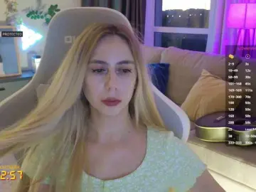 Adult Webcams with -Light-Fury- - Bongacams