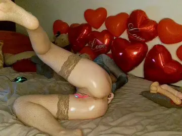 Free Porn Cam with HoneyLuna7 - Bongacams