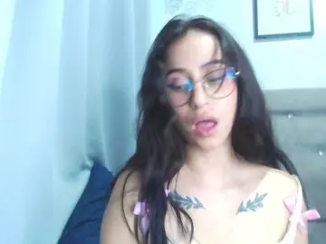 Nude Webcam with alanamartinez - Bongacams