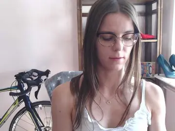 Live Sex Cam with MegiKiss - Bongacams