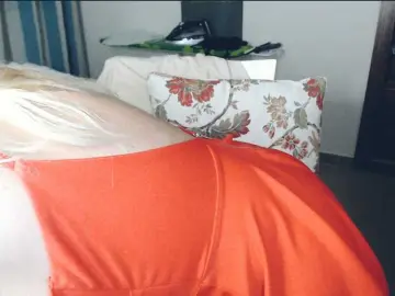Best live sex cam show with GiuliaHotXXX1 - Bongacams