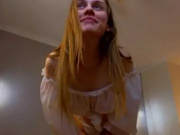 Live Sex Cam with CrystalDiva - Bongacams