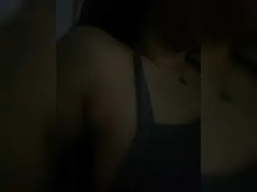 Live Sex Cam with Allie-Rose - Bongacams