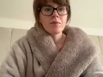 Live Sex with REDHEADROSIE - Bongacams