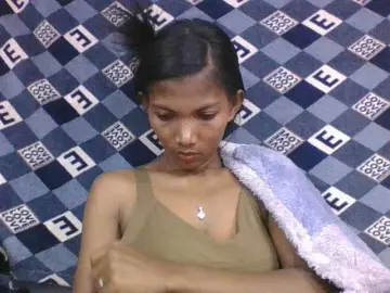 Watch Live Sex Cams with Lyah7a - Bongacams