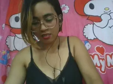 Live Sex with Lunah1a - Bongacams