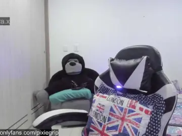 Adult Webcams with RevySadashiTrue - Bongacams