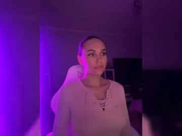 Sex Chat with QWEENII - Bongacams