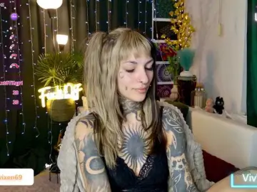 Adult Webcam with VivVixen - Bongacams