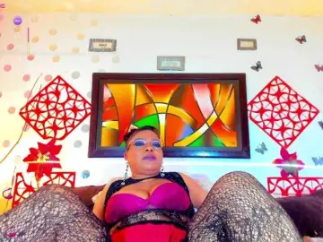 Best live sex cam show with XxXbrunettesquirtxXx - Bongacams