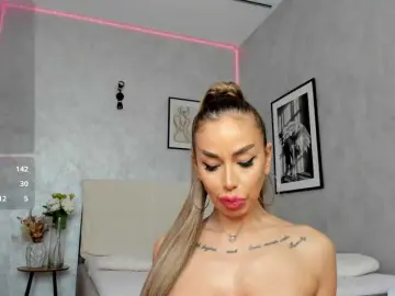 Free Porn Cam with ElinaMoon - Bongacams