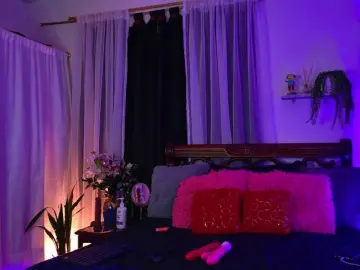 Adult Webcam with PeachNymph - Bongacams