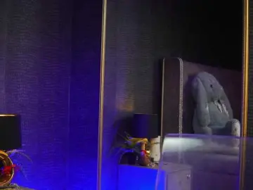 Watch Live Sex Cams with GiaEasyIce - Bongacams