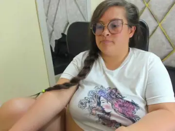 Adult Webcams with SaraThonson - Bongacams