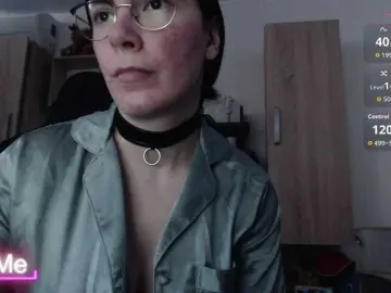 Live Sex Cam with Elinor21 - Bongacams