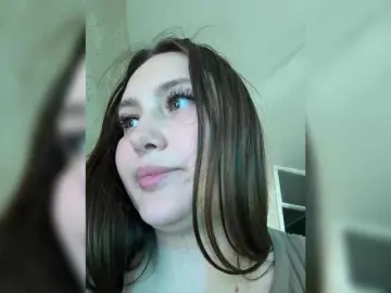 Live Sex Cam with SweetyW- - Bongacams