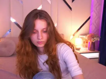 Live Sex Cam with CuteeFoxy - Bongacams