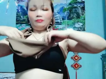 Nude Webcam with Linhanhsex2k - Bongacams