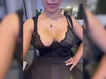 Adult Webcams with EmilyLeah - Bongacams