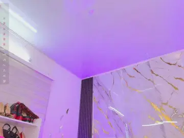 Best live sex cam show with EmilyLeah - Bongacams