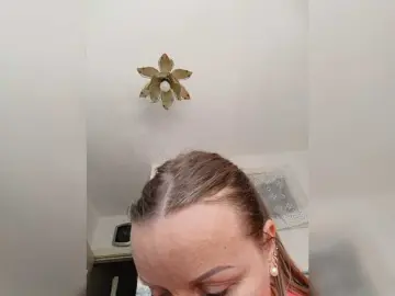 Live Sex Cam with Alenushka888 - Bongacams