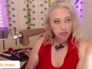 Adult Video Chat with sofiacurvy - Bongacams