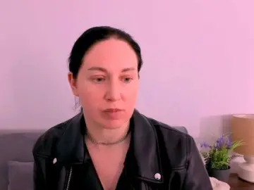 Sex Cam with MiaFoxy - Bongacams