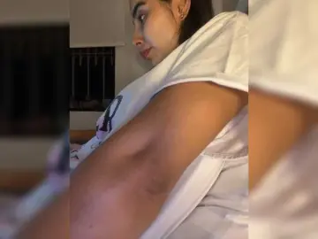 Adult Webcams with SallyeLeins - Bongacams