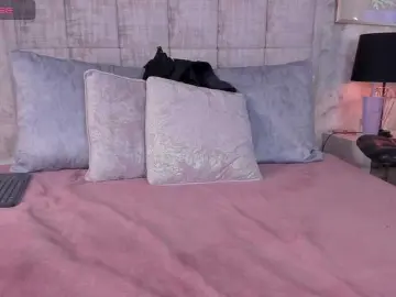 Free Porn Cam with LunaMilf - Bongacams