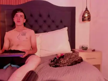 Nude Webcam with Kaiser-Luna - Bongacams