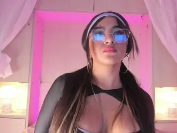 Watch Live Sex Cams with BellaBroocks - Bongacams