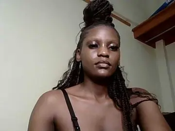 Live Porn with HornyCleo - Bongacams