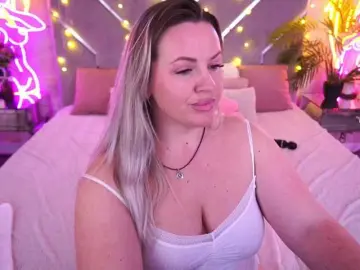 Best Webcam with KiraCandyS - Bongacams