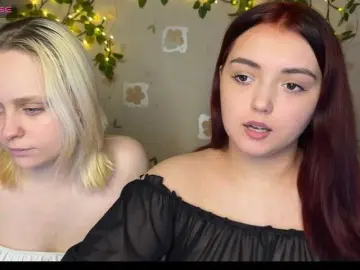 Live Sex Cam with BellaAndAlice - Bongacams