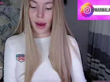 Live Porn with Foxymoxy19 - Bongacams