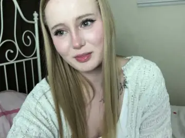 Watch Live Sex Cams with LolaMin - Bongacams