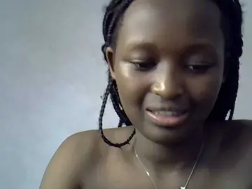 Nude Webcam with ExoticKiara1 - Bongacams