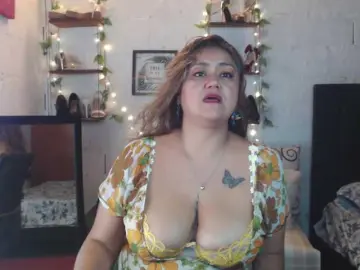 Sex Cam with missrosariostepmoan - Bongacams