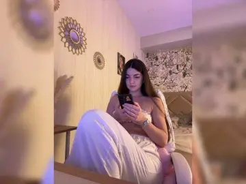 Best live sex cam show with -Saharochek- - Bongacams