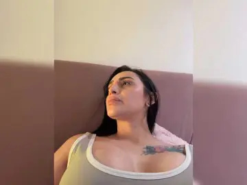 Watch Live Sex Cams with AprilRosse - Bongacams