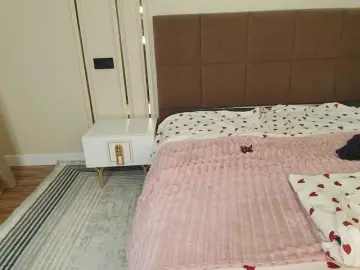 Adult Webcams with Leyalovesu - Bongacams